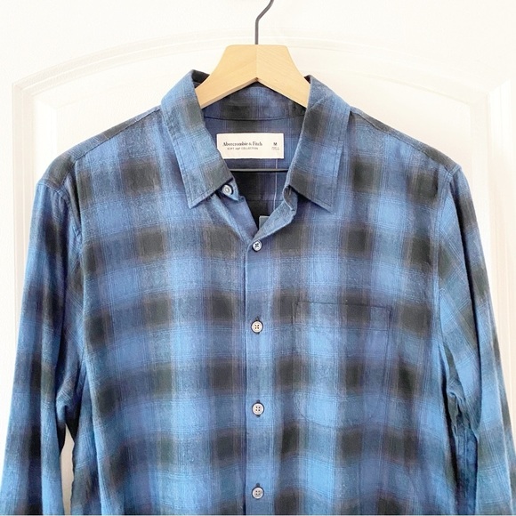 ABERCROMBIE & FITCH Cozy AF Plaid Button Up NWT Sz Medium - Picture 2 of 7